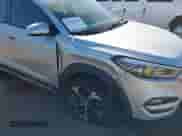 2017 Hyundai Tucson Sport с VIN KM8J3CA28HU592616, выставлен на аукционе IAAI как лот 43411270 с пробегом 83 847 миль миль и . История ставок и продаж доступна на DreamBid. Изображение 6.