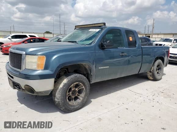 2013 GMC Sierra 1500 SL z VIN 1GTR2UEA4DZ146820, wystawiony jako Copart lot #64552965 z przebiegiem 183 118 mil mil oraz Szkoda całkowita • Salvage title. Historia ofert i sprzedaży dostępna na DreamBid. Obrazek 1.