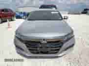 2018 Honda Accord Sport z VIN 1HGCV1F3XJA178601, wystawiony jako Copart lot #81236555 z przebiegiem 104 664 mil mil oraz Czysty tytuł • Clean title. Historia ofert i sprzedaży dostępna na DreamBid. Obrazek 5.