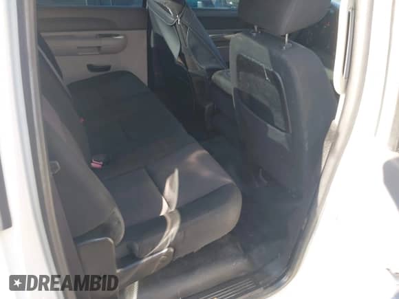 2014 Chevrolet Silverado 2500HD Work Truck z VIN 1GC1KVCG6EF144919, wystawiony jako IAAI lot #42968279 z przebiegiem 145 810 mil mil oraz . Historia ofert i sprzedaży dostępna na DreamBid. Obrazek 8.