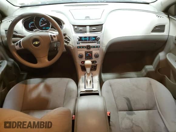 2012 Chevrolet Malibu 1LS z VIN 1G1ZB5E09CF286447, wystawiony jako Copart lot #82565885 z przebiegiem 110 793 mil mil oraz Szkoda całkowita • Salvage title. Historia ofert i sprzedaży dostępna na DreamBid. Obrazek 8.