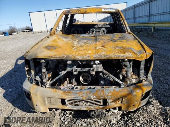 2017 Chevrolet Silverado 2500HD LTZ z VIN 1GC1KWEG8HF107202, wystawiony jako Copart lot #43955495 z przebiegiem Nie podano mil oraz Nie do naprawy • Non repairable. Historia ofert i sprzedaży dostępna na DreamBid. Obrazek 5.