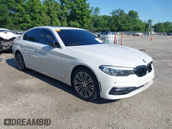 2018 BMW 5 Series 540i xDrive с VIN WBAJE7C59JG892017, выставлен на аукционе IAAI как лот 42556936 с пробегом 55 170 миль миль и . История ставок и продаж доступна на DreamBid. Изображение 1.