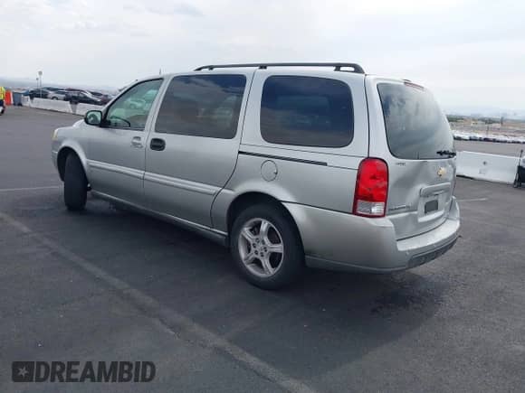 2006 Chevrolet Uplander 3LT z VIN 1GNDV33L16D105942, wystawiony jako IAAI lot #42566532 z przebiegiem 189 950 mil mil oraz . Historia ofert i sprzedaży dostępna na DreamBid. Obrazek 3.