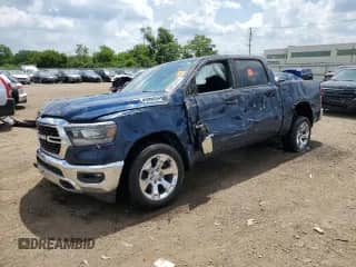 2022 Ram 1500 Big Horn z VIN 1C6RRFFG3NN429882, wystawiony jako Copart lot #64612475 z przebiegiem 60 821 mil mil oraz Szkoda całkowita • Salvage title. Historia ofert i sprzedaży dostępna na DreamBid. Obrazek 1.