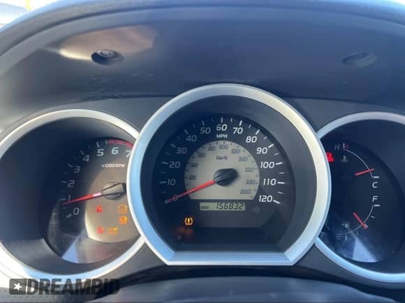 2010 Toyota Tacoma z VIN 5TEUX4EN9AZ688428, wystawiony jako IAAI lot #43497740 z przebiegiem 156 832 mil mil oraz . Historia ofert i sprzedaży dostępna na DreamBid. Obrazek 7.