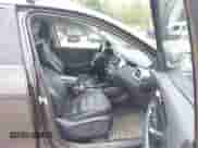 2016 Kia Sorento EX z VIN 5XYPHDA57GG119919, wystawiony jako IAAI lot #42593053 z przebiegiem 98 721 mil mil oraz . Historia ofert i sprzedaży dostępna na DreamBid. Obrazek 5.