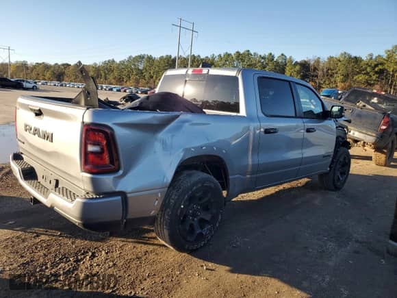 2025 Ram 1500 Big Horn z VIN 1C6RREFG2SN530885, wystawiony jako Copart lot #87261914 z przebiegiem 3 814 mil mil oraz Szkoda całkowita • Salvage title. Historia ofert i sprzedaży dostępna na DreamBid. Obrazek 3.