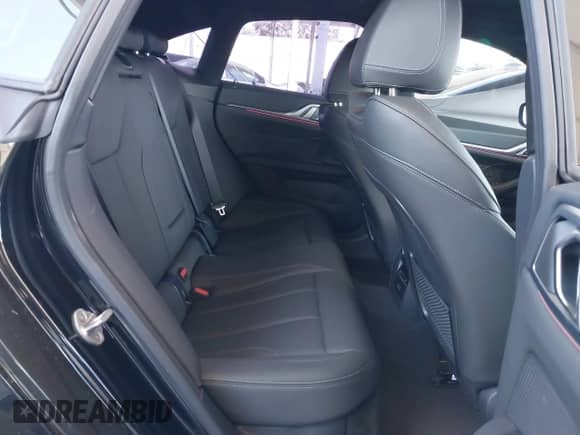 2023 BMW i4 eDrive35 с VIN WBY43AW09PFP79040, выставлен на аукционе IAAI как лот 43099487 с пробегом 19 700 миль миль и . История ставок и продаж доступна на DreamBid. Изображение 8.