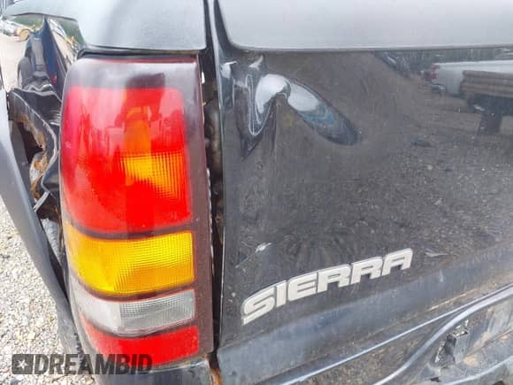 2004 GMC Sierra 1500 SLE с VIN 1GTEK19T24E156018, выставлен на аукционе IAAI как лот 42310526 с пробегом 204 753 миль миль и . История ставок и продаж доступна на DreamBid. Изображение 17.