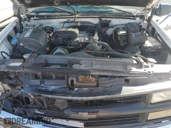 2000 Chevrolet Silverado 3500 с VIN 1GCHC33J6YF481641, выставлен на аукционе Copart как лот 63652095 с пробегом 263 930 миль миль и Списание • Salvage title. История ставок и продаж доступна на DreamBid. Изображение 11.