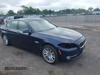 2011 BMW 5 Series 550i с VIN WBAFR9C53BC617693, выставлен на аукционе IAAI как лот 42729557 с пробегом 174 997 миль миль и . История ставок и продаж доступна на DreamBid. Изображение 1.
