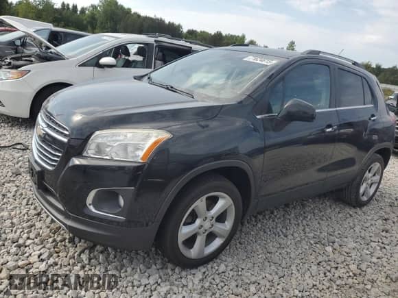 2015 Chevrolet Trax LTZ z VIN 3GNCJTSBXFL228486, wystawiony jako Copart lot #71624615 z przebiegiem 131 783 mil mil oraz Czysty tytuł • Clean title. Historia ofert i sprzedaży dostępna na DreamBid. Obrazek 1.
