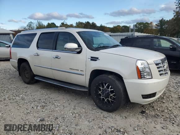 2013 Cadillac Escalade ESV Luxury с VIN 1GYS4HEF4DR303318, выставлен на аукционе Copart как лот 82030375 с пробегом 145 791 миль миль и Чистый • Clean title. История ставок и продаж доступна на DreamBid. Изображение 4.