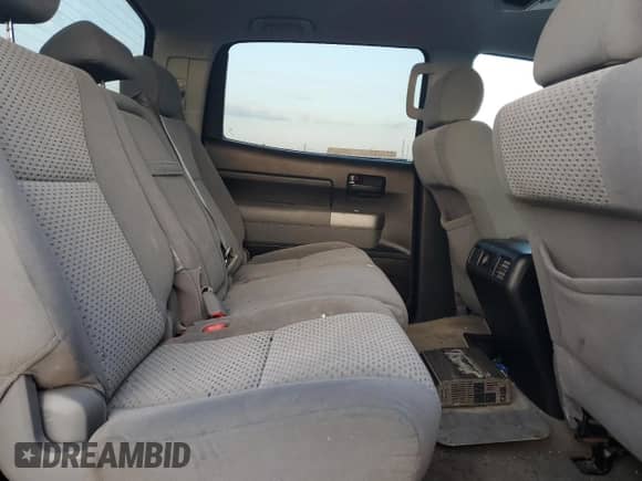 2007 Toyota Tundra SR5 z VIN 5TBET54177S455540, wystawiony jako Copart lot #71871704 z przebiegiem 247 986 mil mil oraz Szkoda całkowita • Salvage title. Historia ofert i sprzedaży dostępna na DreamBid. Obrazek 10.