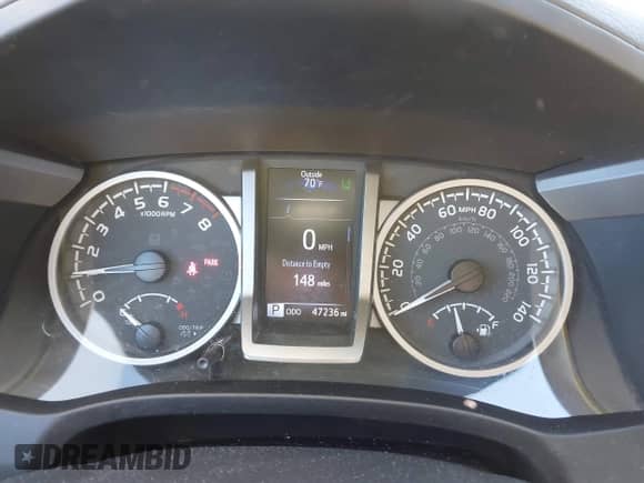 2021 Toyota Tacoma SR5 z VIN 3TMDZ5BN4MM106371, wystawiony jako IAAI lot #43451030 z przebiegiem 47 236 mil mil oraz . Historia ofert i sprzedaży dostępna na DreamBid. Obrazek 7.
