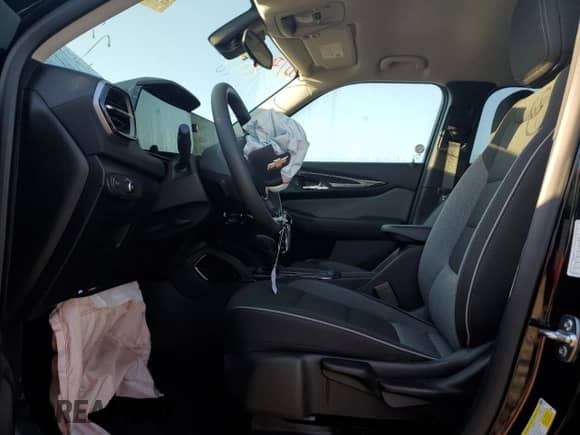 2025 Chevrolet TrailBlazer LT with VIN KL79MRSL5SB216535, listed as a Copart auction lot 80488765 with 5,587 mi miles and Non repairable. Bid and sale history available at DreamBid. Image 7.