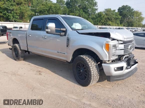 2019 Ford F-250 XL with VIN 1FT7W2BT0KED09618, listed as a IAAI auction lot 43151751 with 159,947 mi miles and . Bid and sale history available at DreamBid. Image 1.