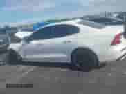 2024 Volvo S60 Plus Black Edition z VIN 7JRL12FH6RG300005, wystawiony jako IAAI lot #42988307 z przebiegiem 14 599 mil mil oraz . Historia ofert i sprzedaży dostępna na DreamBid. Obrazek 14.