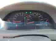 2005 Toyota Camry STD z VIN 4T1BE32K75U621063, wystawiony jako Copart lot #84640255 z przebiegiem 193 738 mil mil oraz Szkoda całkowita • Salvage title. Historia ofert i sprzedaży dostępna na DreamBid. Obrazek 9.
