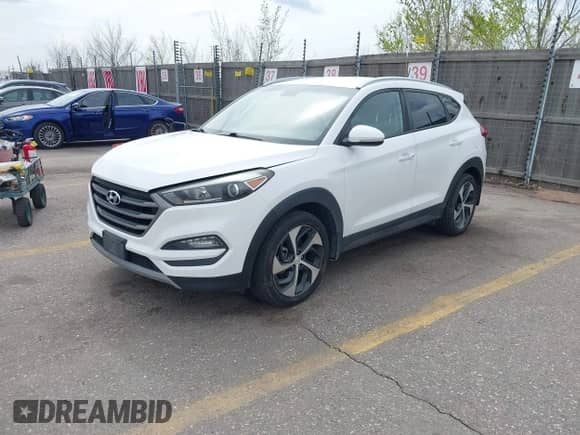 2016 Hyundai Tucson Sport z VIN KM8J3CA21GU253307, wystawiony jako IAAI lot #41998390 z przebiegiem 114 977 mil mil oraz . Historia ofert i sprzedaży dostępna na DreamBid. Obrazek 2.