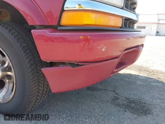 1999 Chevrolet S-10 with VIN 1GCCS1440XK195610, listed as a IAAI auction lot 42920243 with 187,944 mi miles and . Bid and sale history available at DreamBid. Image 12.