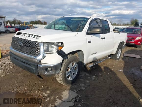 2018 Toyota Tundra SR с VIN 5TFUW5F18JX692272, выставлен на аукционе IAAI как лот 41421218 с пробегом 119 776 миль миль и . История ставок и продаж доступна на DreamBid. Изображение 2.