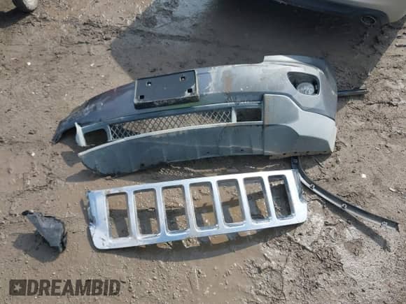 2012 Jeep Grand Cherokee Laredo z VIN 1C4RJFAG9CC293970, wystawiony jako IAAI lot #42425203 z przebiegiem 180 543 mil mil oraz . Historia ofert i sprzedaży dostępna na DreamBid. Obrazek 12.