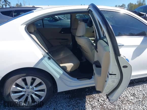 2013 Honda Accord Touring с VIN 1HGCR3F95DA047522, выставлен на аукционе IAAI как лот 43200333 с пробегом 100 859 миль миль и . История ставок и продаж доступна на DreamBid. Изображение 8.