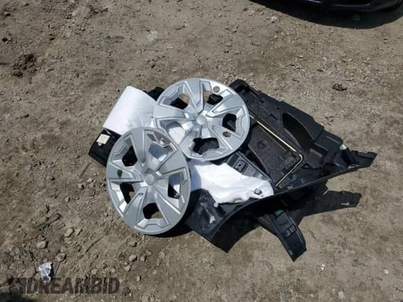 2022 Subaru Forester с VIN JF2SKAAC4NH518544, выставлен на аукционе Copart как лот 64823425 с пробегом 14 993 миль миль и Списание • Salvage title. История ставок и продаж доступна на DreamBid. Изображение 13.