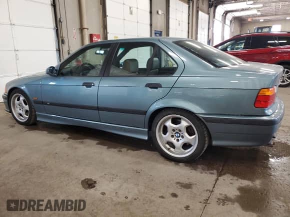 1997 BMW M3 с VIN WBSCD0325VEE12385, выставлен на аукционе Copart как лот 61494375 с пробегом 131 384 миль миль и Чистый • Clean title. История ставок и продаж доступна на DreamBid. Изображение 2.