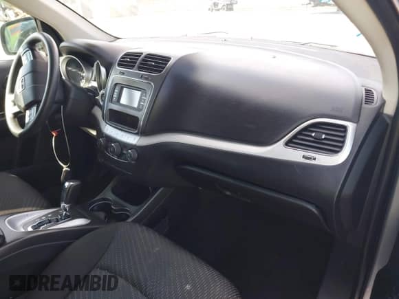 2019 Dodge Journey SE с VIN 3C4PDCBB3KT810618, выставлен на аукционе IAAI как лот 43297629 с пробегом 57 662 миль миль и . История ставок и продаж доступна на DreamBid. Изображение 5.