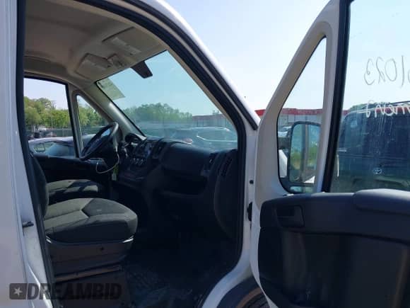 2017 Ram ProMaster Cargo with VIN 3C6TRVNG7HE532572, listed as a IAAI auction lot 42131023 with 82,963 mi miles and . Bid and sale history available at DreamBid. Image 5.