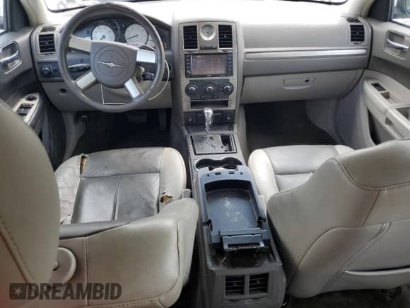 2008 Chrysler 300 Touring с VIN 2C3LA53GX8H245187, выставлен на аукционе Copart как лот 81764895 с пробегом 219 487 миль миль и Списание • Salvage title. История ставок и продаж доступна на DreamBid. Изображение 8.