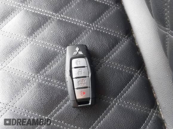 2023 Mitsubishi Outlander SEL z VIN JA4J4VA8XPZ025997, wystawiony jako IAAI lot #42376215 z przebiegiem 20 934 mil mil oraz . Historia ofert i sprzedaży dostępna na DreamBid. Obrazek 11.