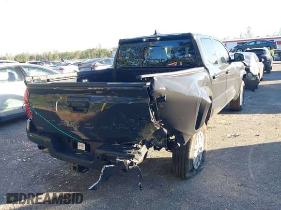 2024 Toyota Tacoma SR5 z VIN 3TMKB5FN7RM004138, wystawiony jako IAAI lot #41428936 z przebiegiem 13 625 mil mil oraz . Historia ofert i sprzedaży dostępna na DreamBid. Obrazek 12.