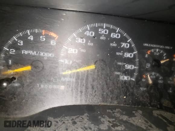 1998 Chevrolet Silverado 2500 с VIN 1GCGK29R2WE123218, выставлен на аукционе Copart как лот 45035105 с пробегом 190 034 миль миль и Списание • Salvage title. История ставок и продаж доступна на DreamBid. Изображение 9.