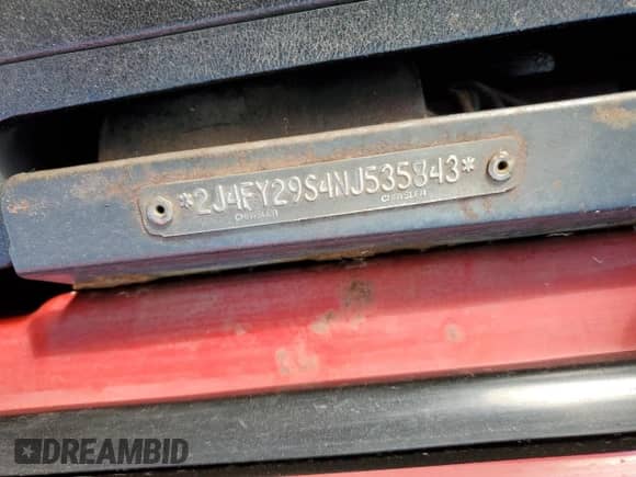 1992 Jeep Wrangler с VIN 2J4FY29S4NJ535843, выставлен на аукционе Copart как лот 50952765 с пробегом 249 428 миль миль и Списание • Salvage title. История ставок и продаж доступна на DreamBid. Изображение 12.