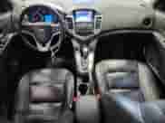 2014 Chevrolet Cruze LTZ z VIN 1G1PG5SB6E7109625, wystawiony jako Copart lot #82675855 z przebiegiem 101 214 mil mil oraz Szkoda całkowita • Salvage title. Historia ofert i sprzedaży dostępna na DreamBid. Obrazek 8.