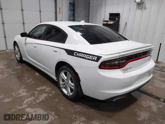 2015 Dodge Charger SXT z VIN 2C3CDXJG0FH837328, wystawiony jako IAAI lot #43000075 z przebiegiem 121 093 mil mil oraz . Historia ofert i sprzedaży dostępna na DreamBid. Obrazek 3.