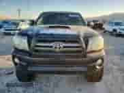 2009 Toyota Tacoma with VIN 3TMMU52N79M010028, listed as a Copart auction lot 90730685 with 223,429 mi miles and Clean title. Bid and sale history available at DreamBid. Image 5.