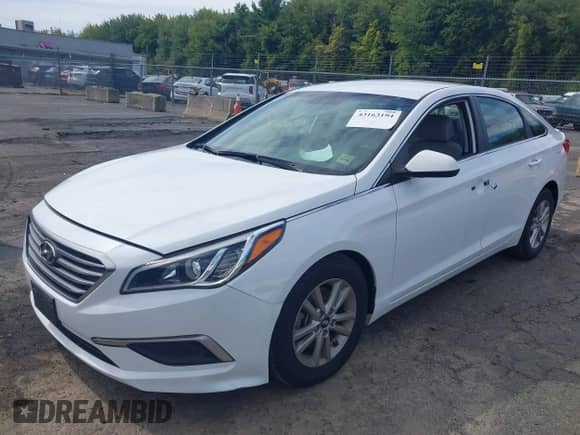 2017 Hyundai Sonata SE с VIN 5NPE24AF2HH589383, выставлен на аукционе IAAI как лот 43163194 с пробегом 27 745 миль миль и . История ставок и продаж доступна на DreamBid. Изображение 2.