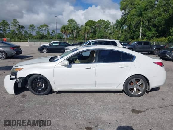 2014 Acura TL Advance с VIN 19UUA8F71EA007527, выставлен на аукционе IAAI как лот 43337760 с пробегом 156 041 миль миль и . История ставок и продаж доступна на DreamBid. Изображение 14.