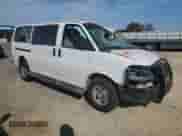 2018 Chevrolet Express Passenger LT z VIN 1GAZGMFG1J1264900, wystawiony jako Copart lot #71044754 z przebiegiem Nie podano mil oraz Nie do naprawy • Non repairable. Historia ofert i sprzedaży dostępna na DreamBid. Obrazek 4.