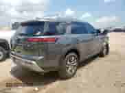 2023 Nissan Pathfinder SL z VIN 5N1DR3CA4PC209839, wystawiony jako Copart lot #57516185 z przebiegiem 48 743 mil mil oraz Czysty tytuł • Clean title. Historia ofert i sprzedaży dostępna na DreamBid. Obrazek 3.