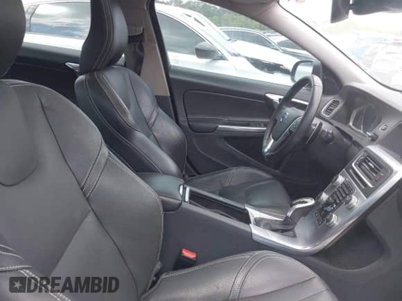 2017 Volvo S60 Dynamic с VIN YV126MFL8H2425928, выставлен на аукционе IAAI как лот 41994829 с пробегом 74 040 миль миль и . История ставок и продаж доступна на DreamBid. Изображение 5.
