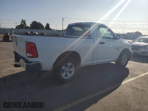 2019 Ram 1500 Express z VIN 3C6JR6AT3KG722834, wystawiony jako Copart lot #81144765 z przebiegiem 65 849 mil mil oraz Szkoda całkowita • Salvage title. Historia ofert i sprzedaży dostępna na DreamBid. Obrazek 3.