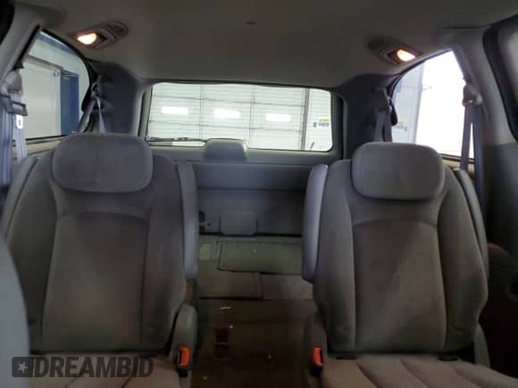 2005 Dodge Caravan SXT with VIN 2D4GP44L55R301353, listed as a Copart auction lot 84602885 with 182,121 mi miles and Salvage title. Bid and sale history available at DreamBid. Image 10.