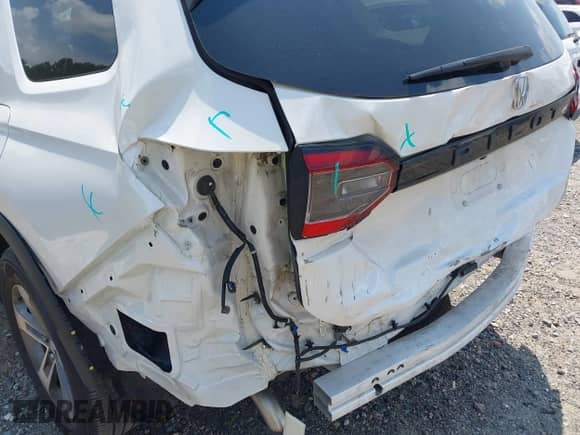 2024 Honda Pilot EX-L with VIN 5FNYG2H55RB008152, listed as a IAAI auction lot 42651116 with 19,679 mi miles and . Bid and sale history available at DreamBid. Image 20.