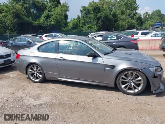 2009 BMW M3 z VIN WBSWD93579P361944, wystawiony jako IAAI lot #42592993 z przebiegiem 89 498 mil mil oraz . Historia ofert i sprzedaży dostępna na DreamBid. Obrazek 14.